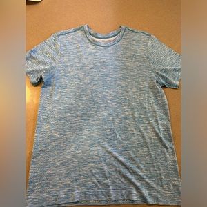 Light blue men’s Lulu Lemon T-Shirt